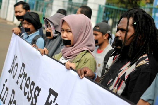 Aksi aktivis dan mahasiswa tuntut kebebasan pers di Papua