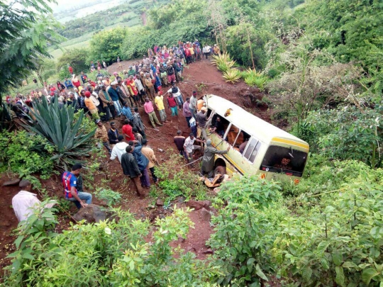 Minibus rombongan anak sekolah di Tanzania masuk jurang, 35 tewas