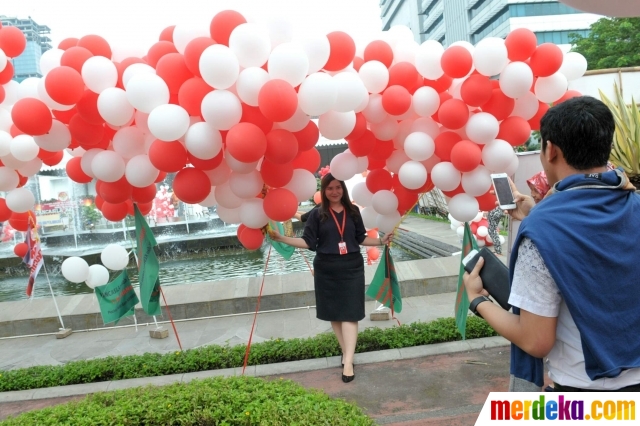 Foto : Penampakan ribuan balon merah putih penuhi Balai 