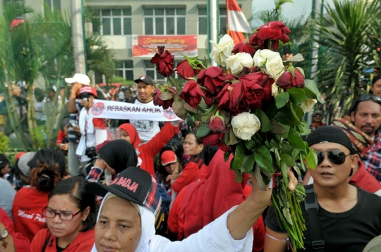 Tuntut Ahok bebas, pendukung tumpah blokir jalan LP Cipinang