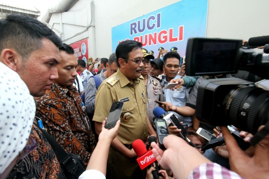 Masih berpakaian dinas, Djarot jenguk Ahok di Rutan Cipinang