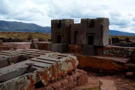 Menelusuri jejak Kerajaan Inka di reruntuhan Tiahuanaco