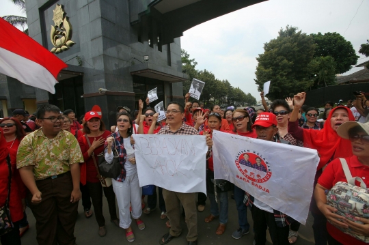 Ekspresi Roy Marten dan Sys NS gagal jenguk Ahok di Mako Brimob