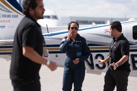 Pilot cantik Afghanistan ini akan terbang keliling dunia sendirian