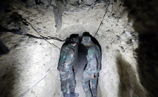 Menelusuri gelapnya terowongan tempat umpet para pemberontak Suriah