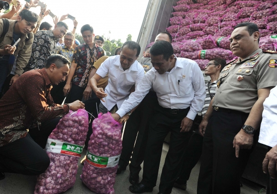 Mentan pasok 9.000 ton bawang putih asal China ke Pasar Kramat Jati