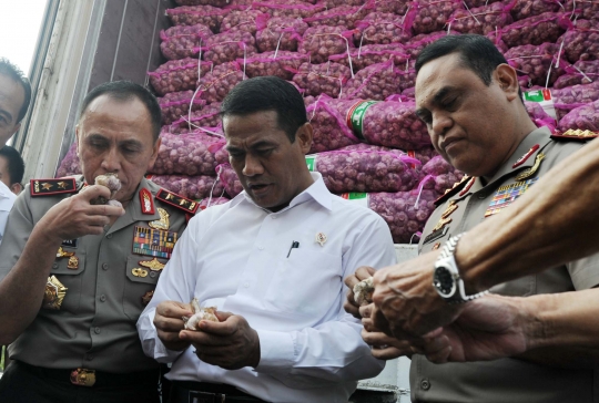 Mentan pasok 9.000 ton bawang putih asal China ke Pasar Kramat Jati