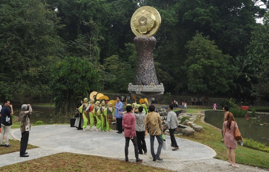 Megawati resmikan Monumen 2 Abad Kebun Raya Bogor