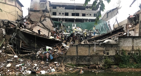 Bangunan bertingkat lima roboh di Sri Lanka, belasan orang luka-luka