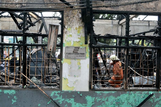 Hancurnya Stasiun Klender usai diamuk si jago merah