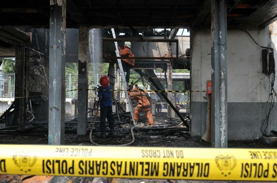 Hancurnya Stasiun Klender usai diamuk si jago merah