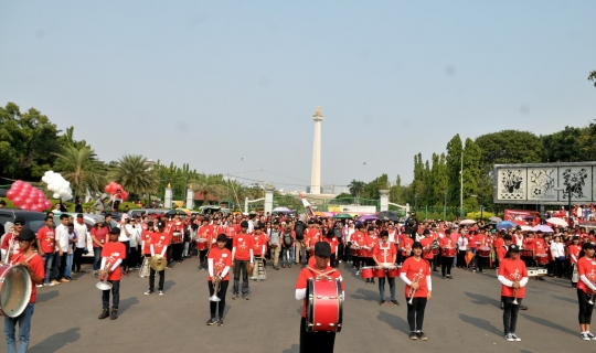 Aksi marching band ramaikan peringatan Harkitnas di depan Istana