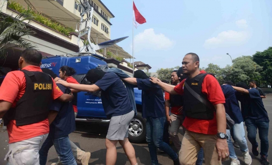 Ini barang bukti pesta seks gay di Kelapa Gading