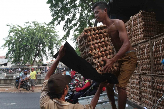 Jelang Ramadan, harga telur ayam melejit