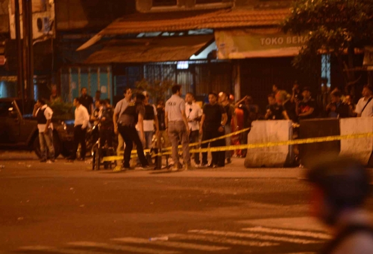 Gegana sisir TKP ledakan bom Kampung Melayu