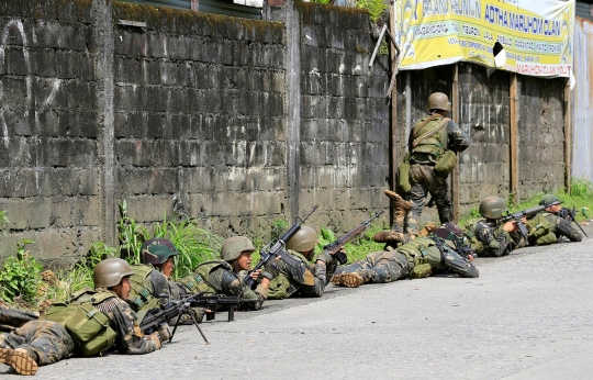 Aksi tentara Filipina serang militan Maute di Kota Marawi