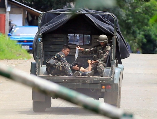 Aksi tentara Filipina serang militan Maute di Kota Marawi