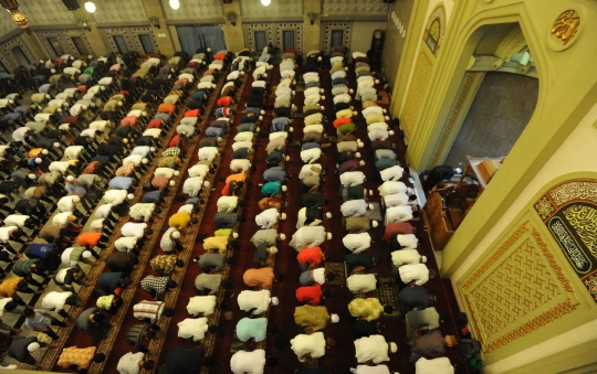 Kekhusyukan tarawih pertama di Masjid Raya Bogor