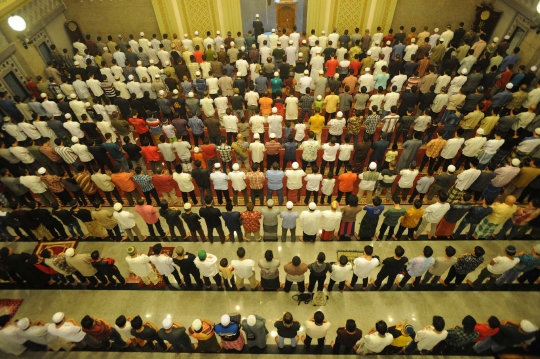 Kekhusyukan tarawih pertama di Masjid Raya Bogor