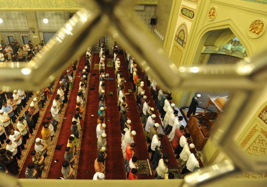 Kekhusyukan tarawih pertama di Masjid Raya Bogor