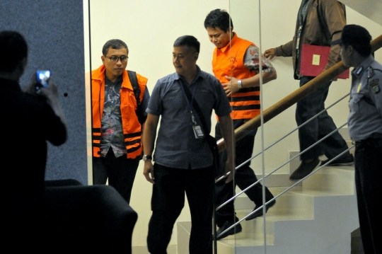 Wajah muram para tersangka suap WTP Kemendes saat ditahan KPK
