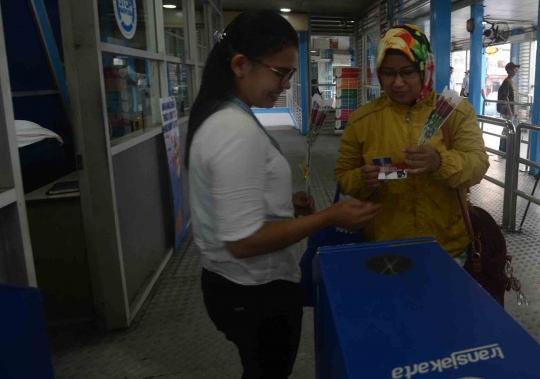 Halte Transjakarta Kampung Melayu kembali beroperasi