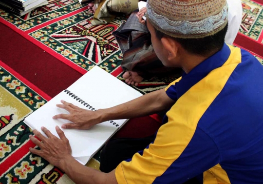 Semangat tunanetra mengisi Ramadan dengan tadarus Alquran