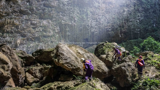 Jelajah pesona misterius tiga gua vertikal di Pacitan