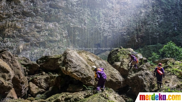 Foto : Jelajah pesona misterius tiga gua vertikal di