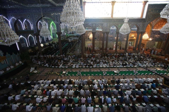 Bertadarus di Masjid Imam Hussein