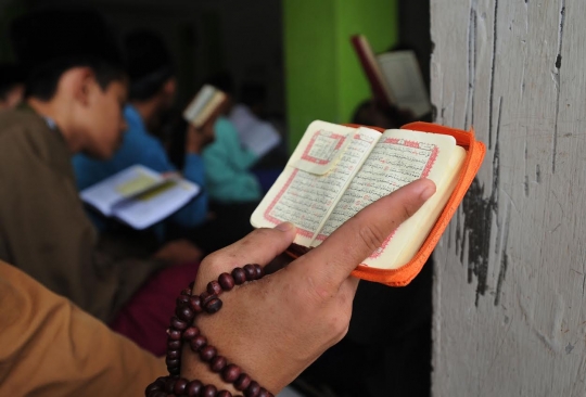 Memperbanyak pahala dengan tadarus Alquran selama Ramadan