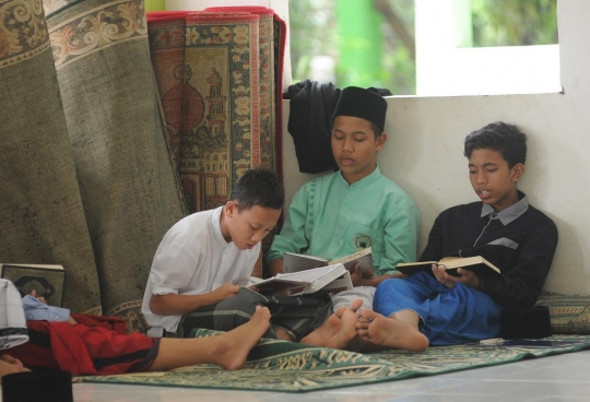 Memperbanyak pahala dengan tadarus Alquran selama Ramadan