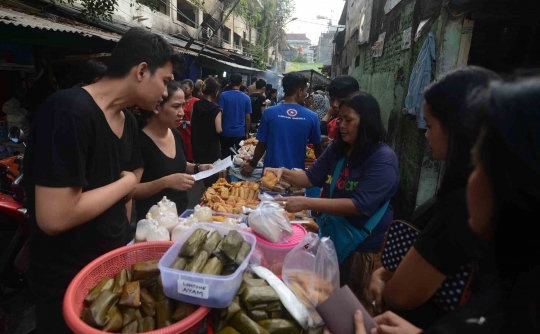 Berburu hidangan buka puasa di Pasar Takjil Kebon Kacang