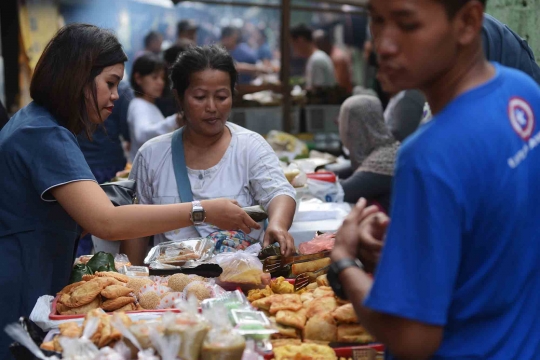 Berburu hidangan buka puasa di Pasar Takjil Kebon Kacang