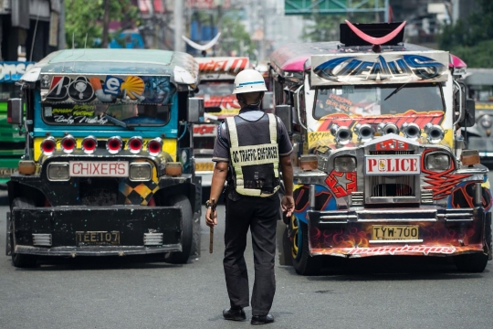 Keunikan Jeepney, angkot legendaris Filipina yang terancam punah