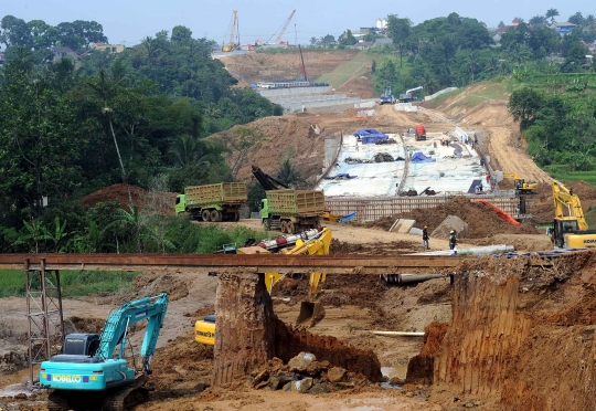 Memantau proyek Tol Bogor-Ciawi-Sukabumi atau Bocimi di Cigombong