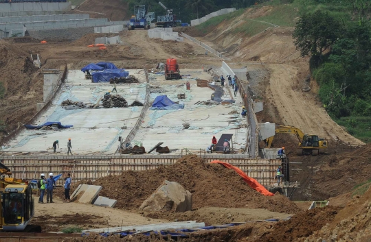 Memantau proyek Tol Bogor-Ciawi-Sukabumi atau Bocimi di Cigombong