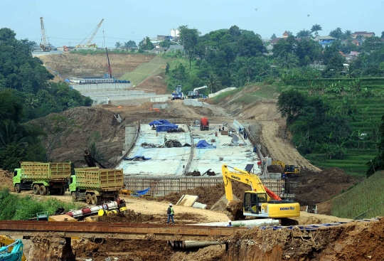 Memantau proyek Tol Bogor-Ciawi-Sukabumi atau Bocimi di Cigombong