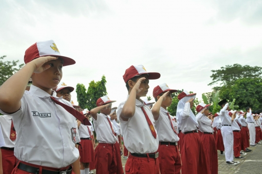 Meski libur, pelajar ikuti upacara Hari Lahir Pancasila di sekolah