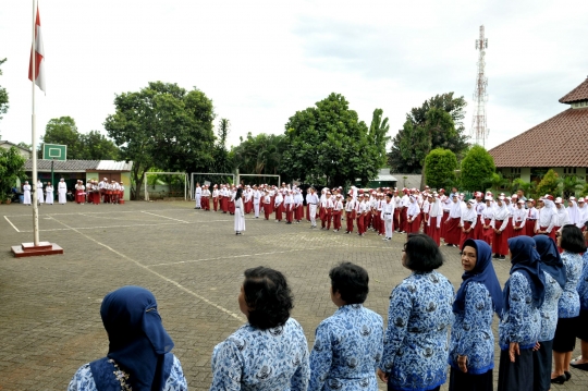 Meski libur, pelajar ikuti upacara Hari Lahir Pancasila di sekolah