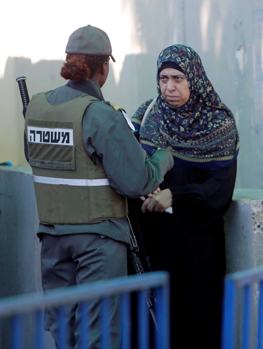 Susah payah warga Palestina beribadah ke Masjid Al-Aqsa