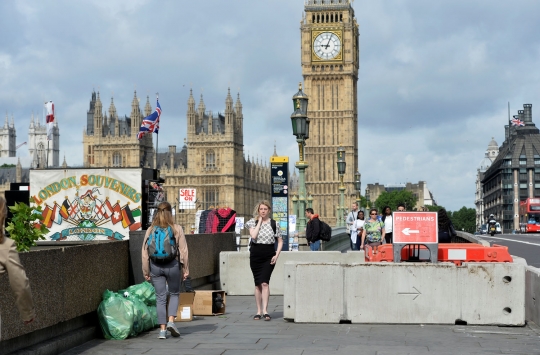 Antisipasi teror, jembatan di London dipasangi pagar beton