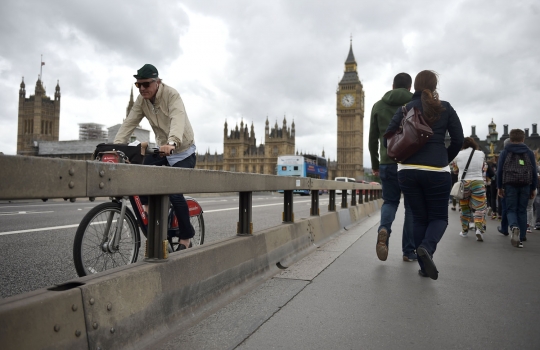 Antisipasi teror, jembatan di London dipasangi pagar beton