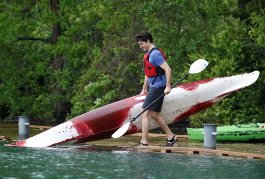 Hari Lingkungan Hidup Sedunia, PM Kanada mengarungi Sungai Niagara