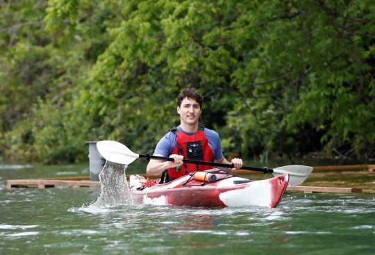 Hari Lingkungan Hidup Sedunia, PM Kanada mengarungi Sungai Niagara