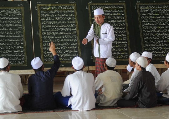 Bertadarus dengan Alquran seberat 1,2 ton