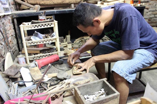 Intip produksi Sahawood, frame kacamata kayu yang mendunia di Malang