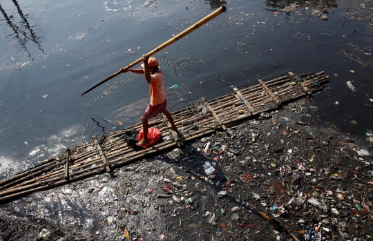 Potret suram Kali Sekretaris dipenuhi tumpukan sampah