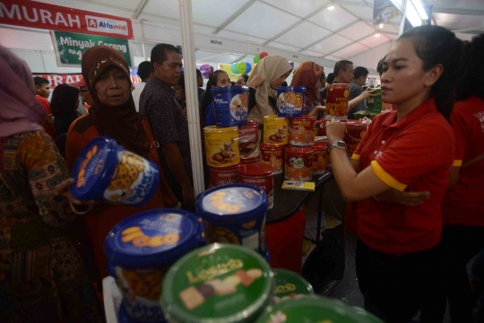 Ratusan warga serbu pasar murah Kemendag