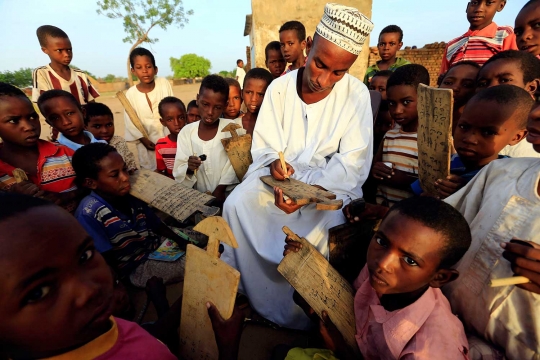 Potret antusias anak-anak Sudan perdalam ilmu agama selama Ramadan